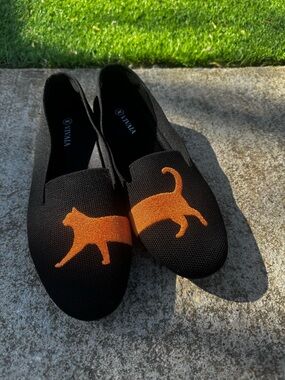 Vivaia black loafers with cat design